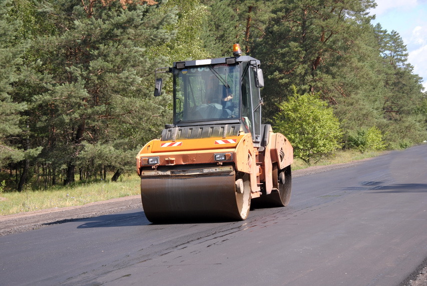 Цього року обласні дорожні служби планують завершити ремонт ділянки дороги Ямпіль-Свеса по с. Орлівка