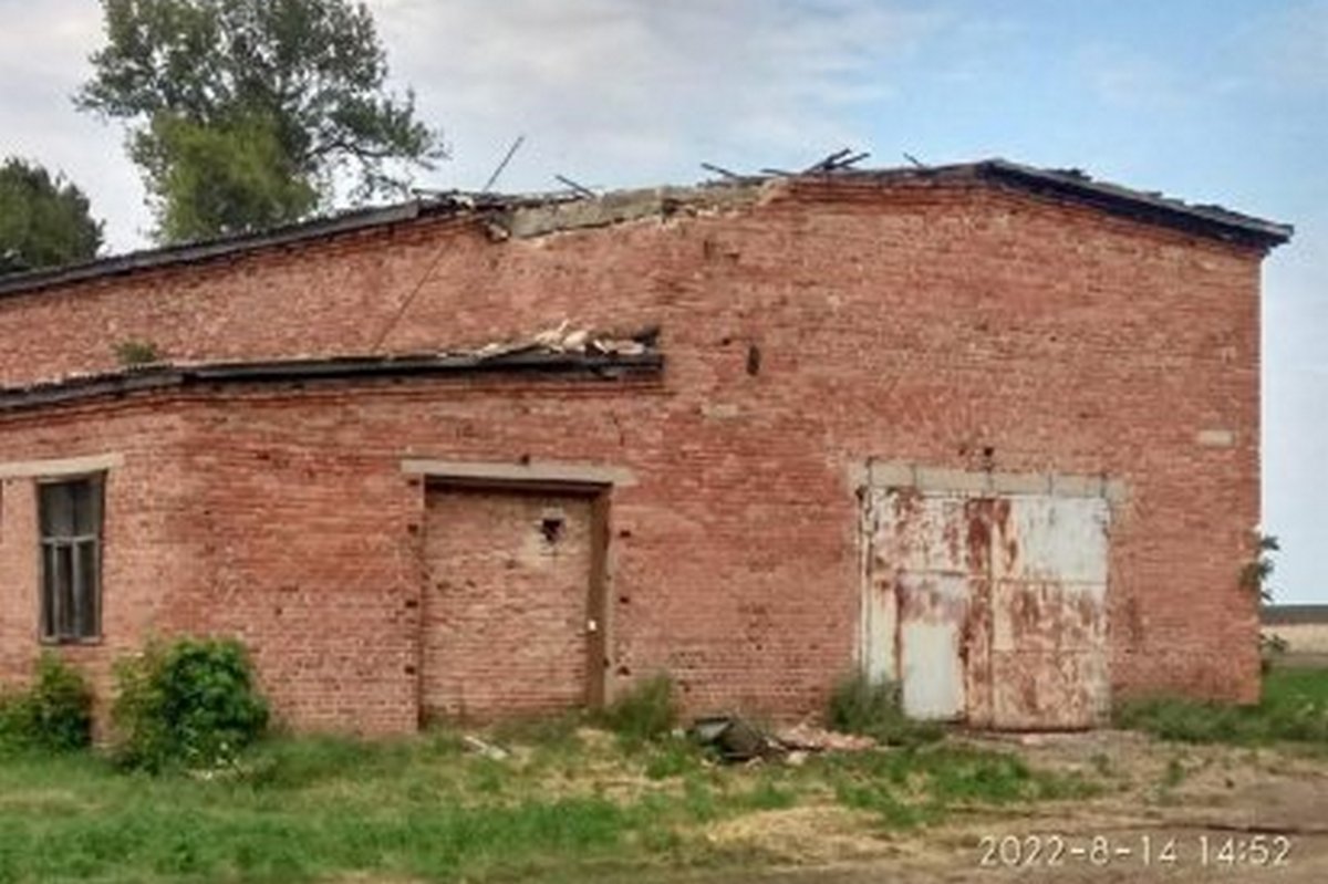 На Сумщині росіяни пошкодили зерносховище, фермерське приміщення та приватні будинки