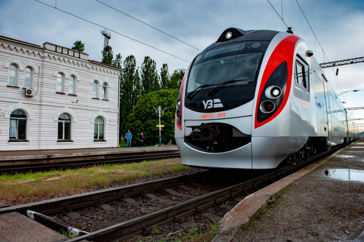 Від сьогодні починає курсувати швидкісний потяг Шостка-Київ-Шостка