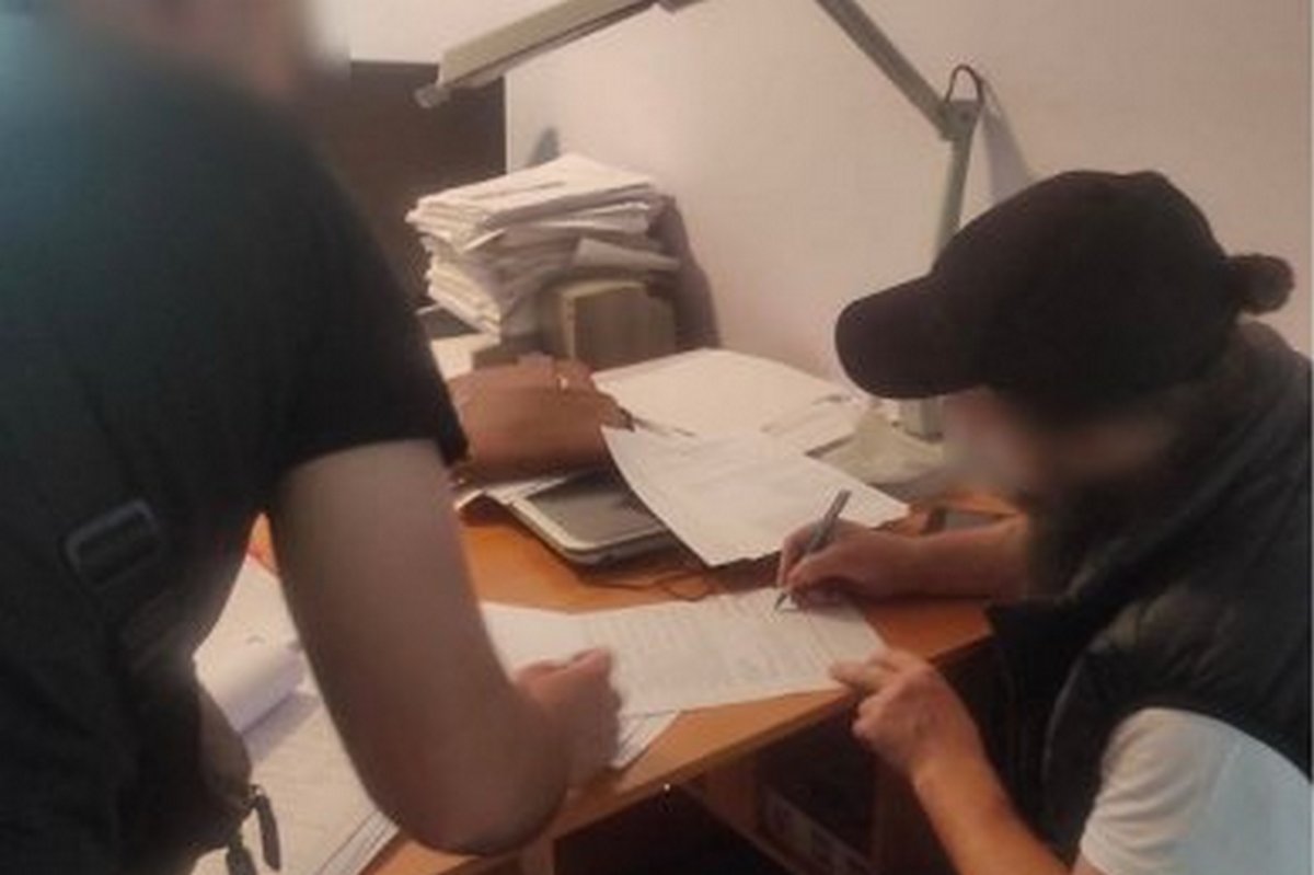 На Сумщині священослужитель забезпечував окупантів їжею та транспортом