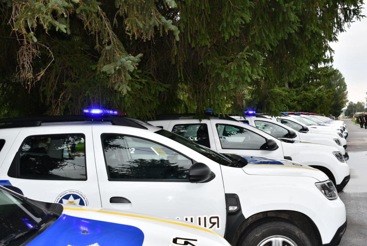 Офіцери громади зі Свеси отримали службовий автомобіль