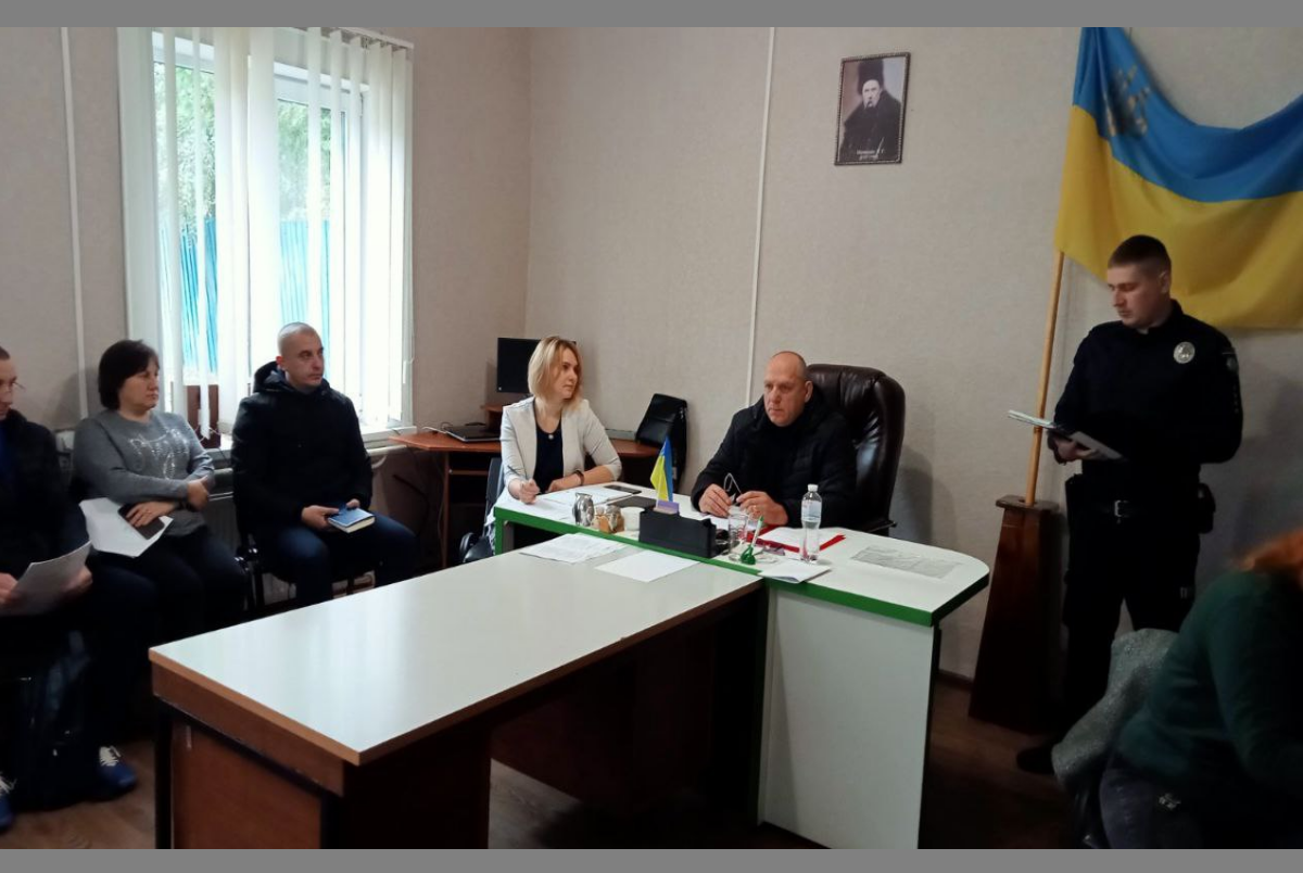 В Свесі поліцейській офіцер громади прозвітував перед громадою