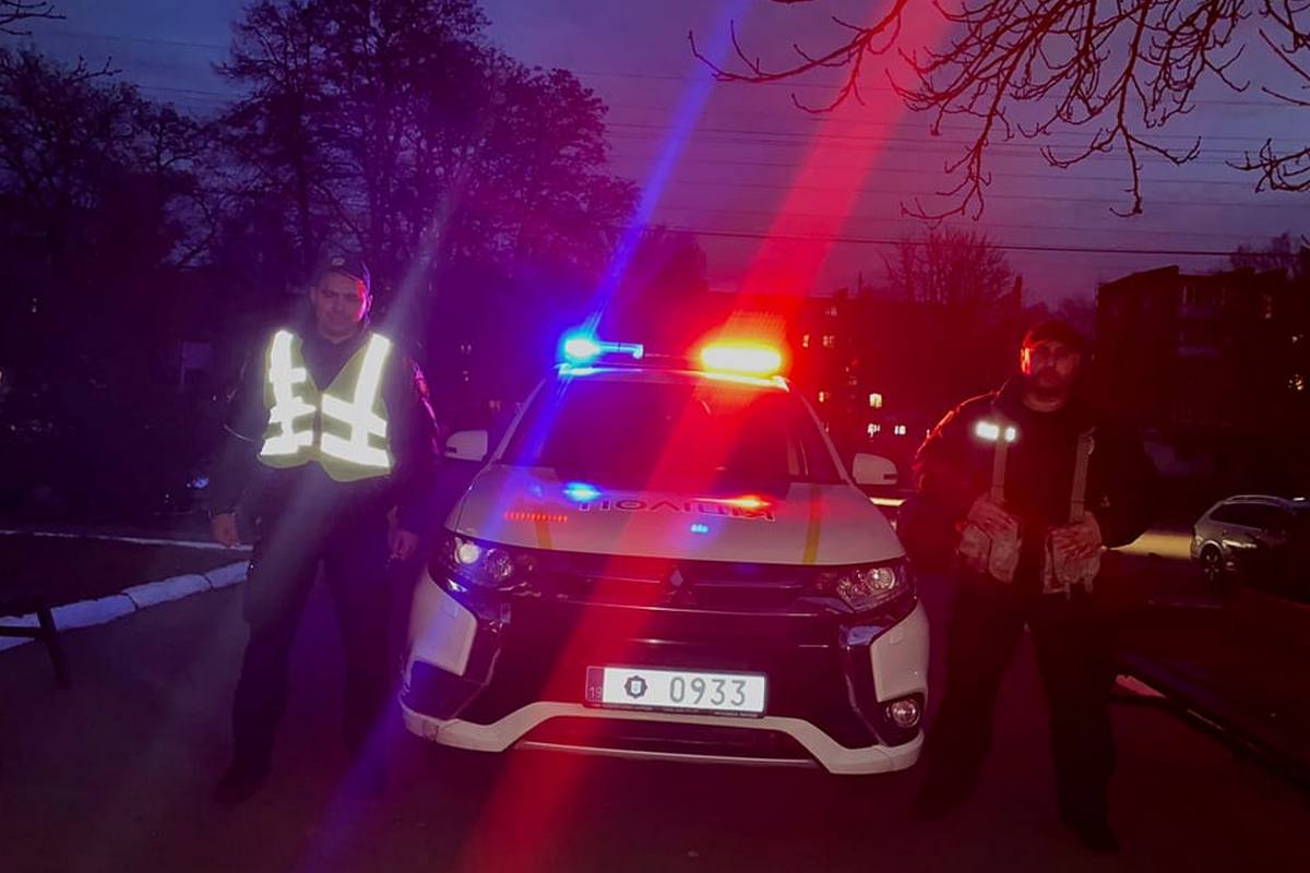 Стань помітним на дорозі: поліцейські Сумщини дають поради пішоходам