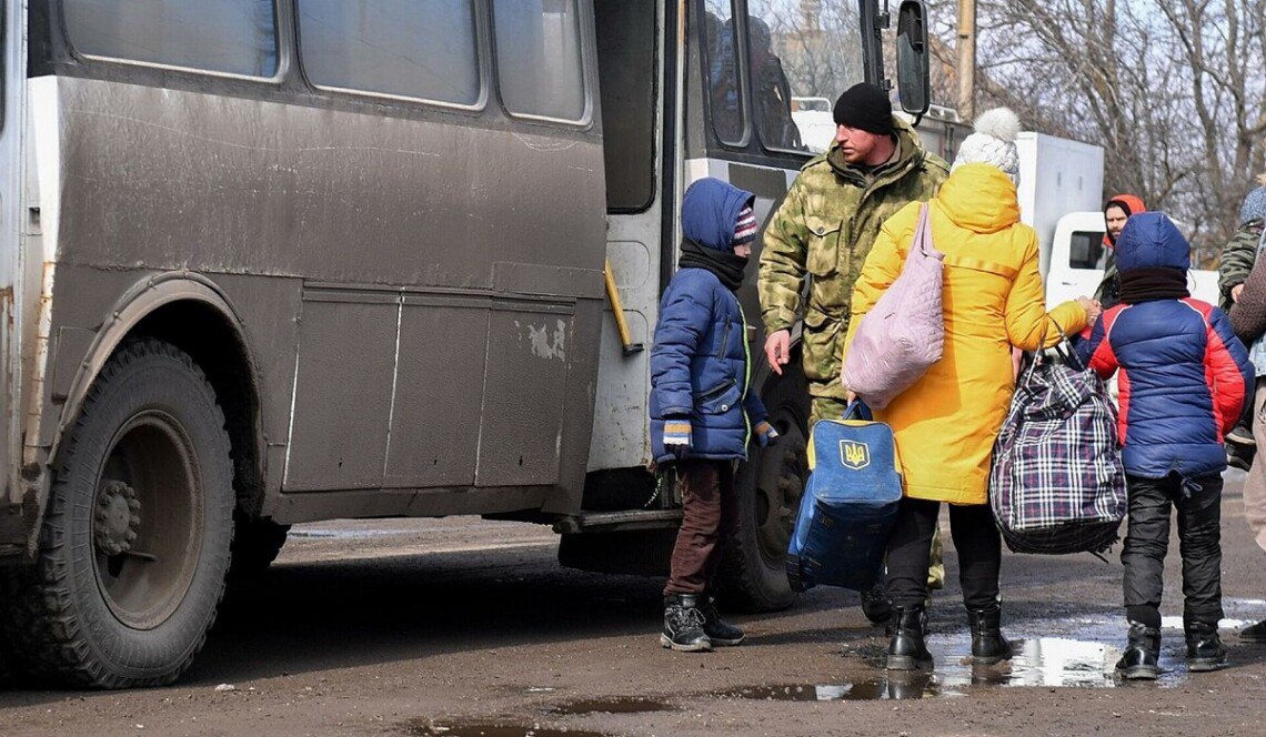 Росіяни розганяють фейки про платну евакуацію людей з прикордонної зони.