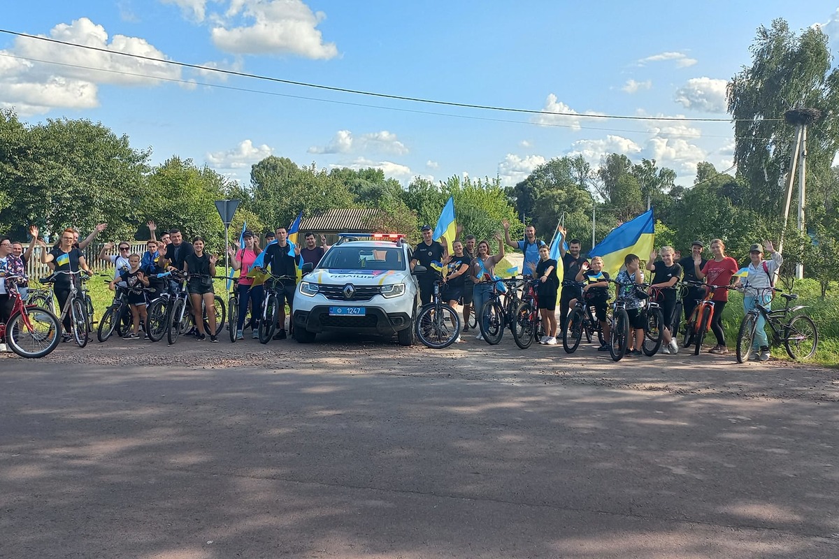 Велопробіг до Дня прапора об’єднав молодь Ямполя та Свеси
