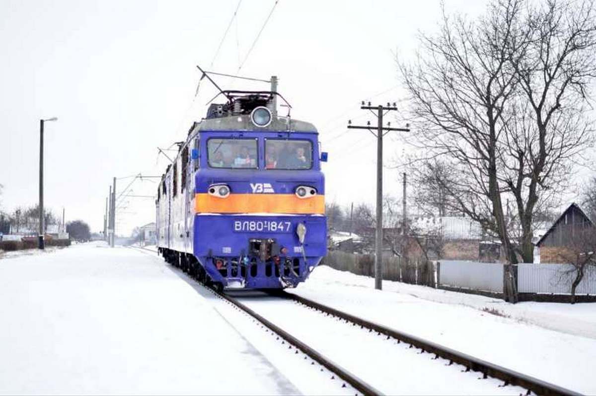 Дещо змінився графік руху одного з електропотягів, що йде через Ямпіль