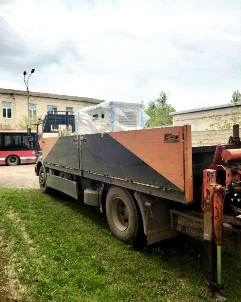 Свеська громада отримала генератор від волонтерів
