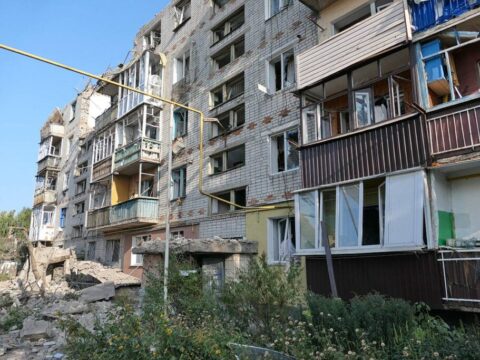 Рік тому росіяни скинули КАБи на Свесу: загинули двоє людей, а п’ятиповерховий будинок перетворився на руїни